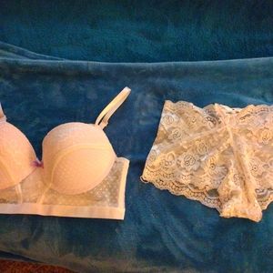 Sexy white lace bra and panty set